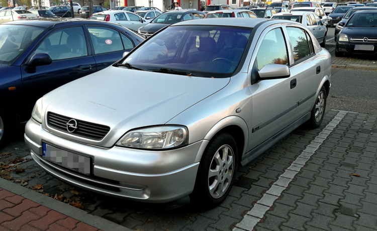 Opel Astra G - Cena wymiany filtra powietrza
