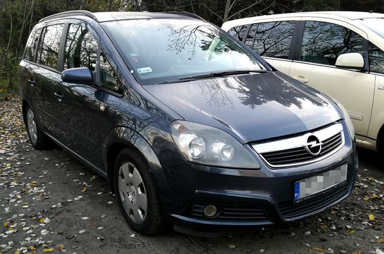 Opel Zafira B - Cena wymiany filtra powietrza