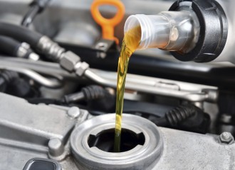 Jaki olej do silnika – mineralny czy syntetyczny?