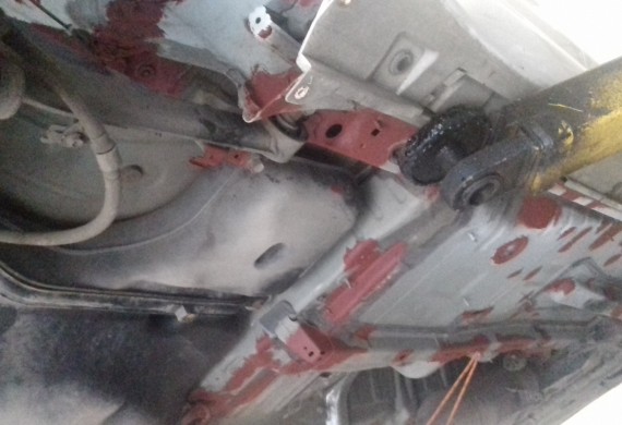 konserwacja podwozia auto w podkładzie ogniska korozji usunięte